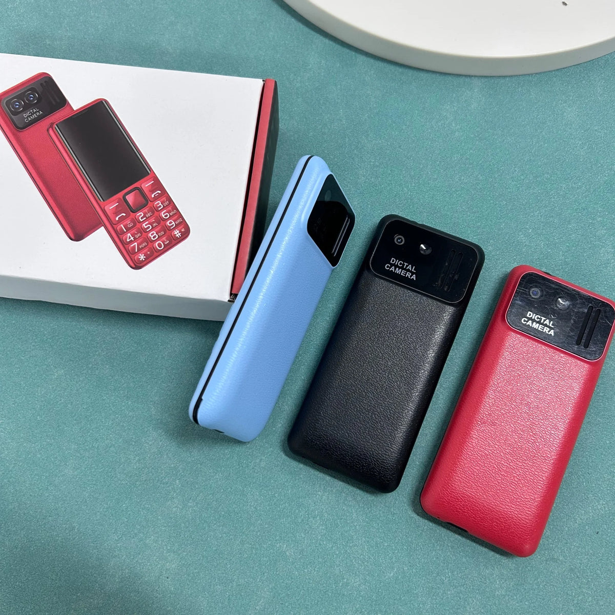 I79 (H6) 4G Elderly Mini Cellphone 2.4Inches TFT Screen 32MB RAM No Camera Torch Dual SIM English Keyboard Mobile Phone